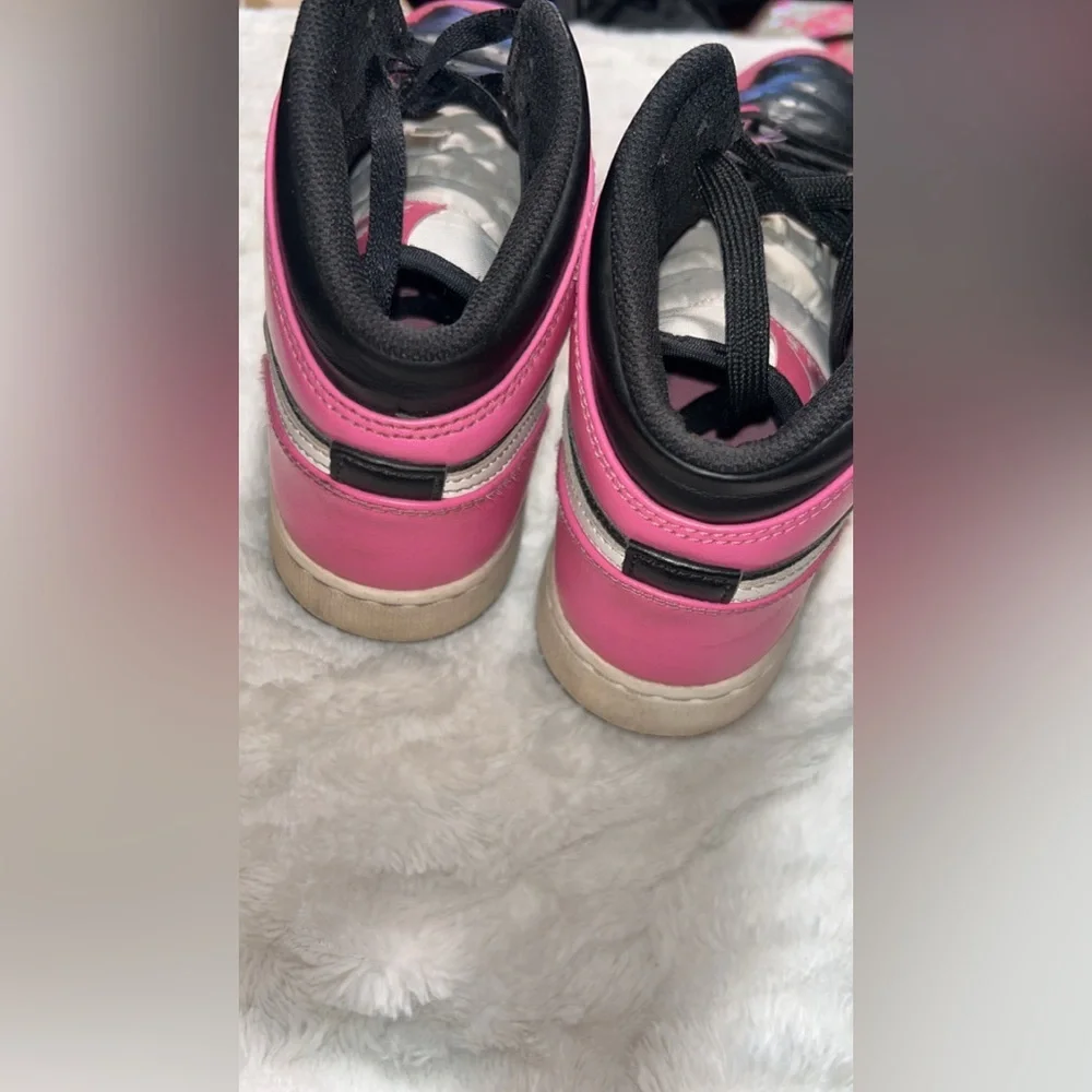 Nike Air Jordan 1 Mid GS 